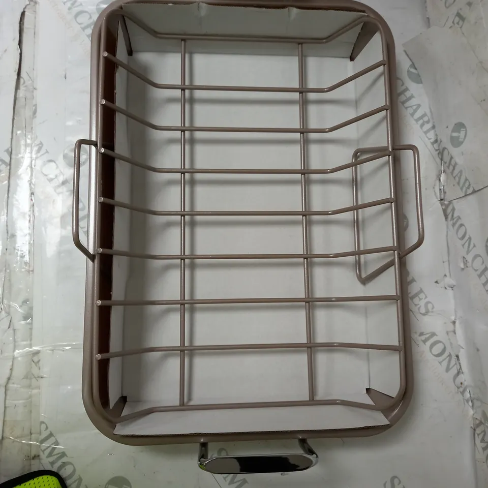 BOXED COOKS ESSENTIALS NON-STICK ROASTING TRAY
