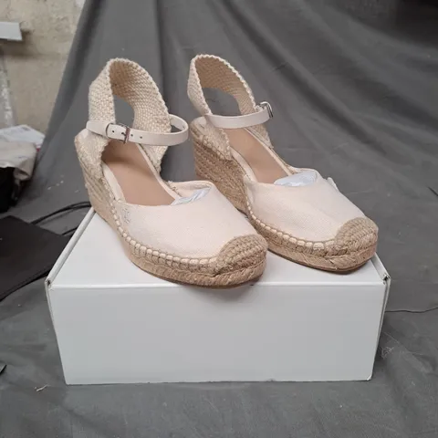 RALPH LAUREN ROBBY SOFT WEDGE SANDALS - CREAM - SIZE 3
