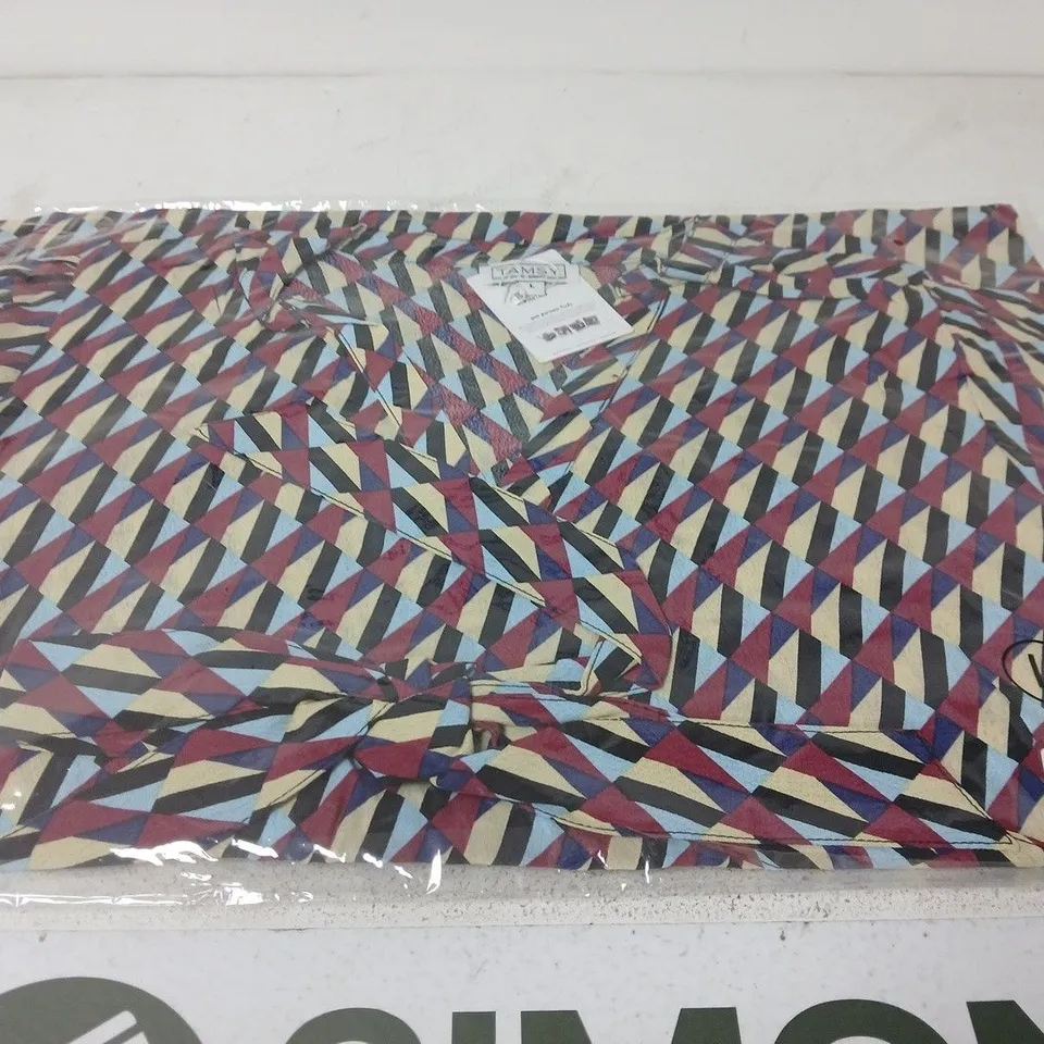 BOX OF APPROXIMATELY 20 TAMSY GEOMETRIC DIAMOND PRINT DRESSES SIZES MAY VARY