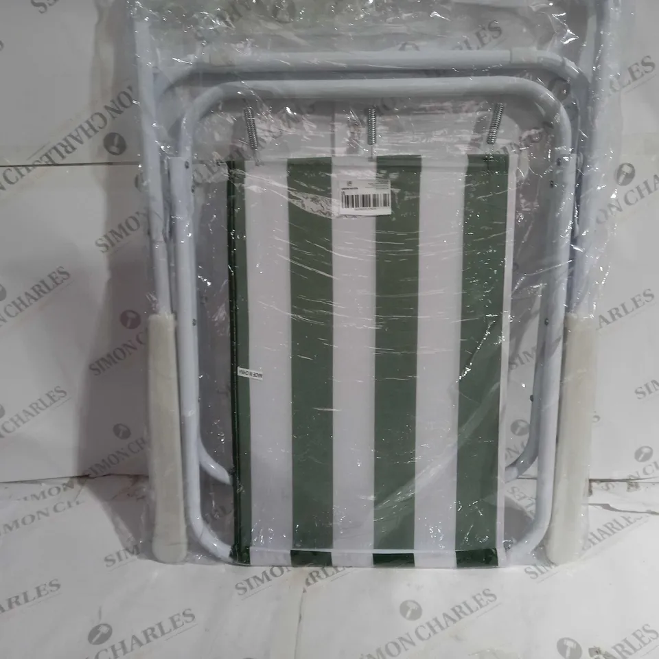 GREENHAVEN FOLDING GARDEN CHAIR IN GREEN/WHITE