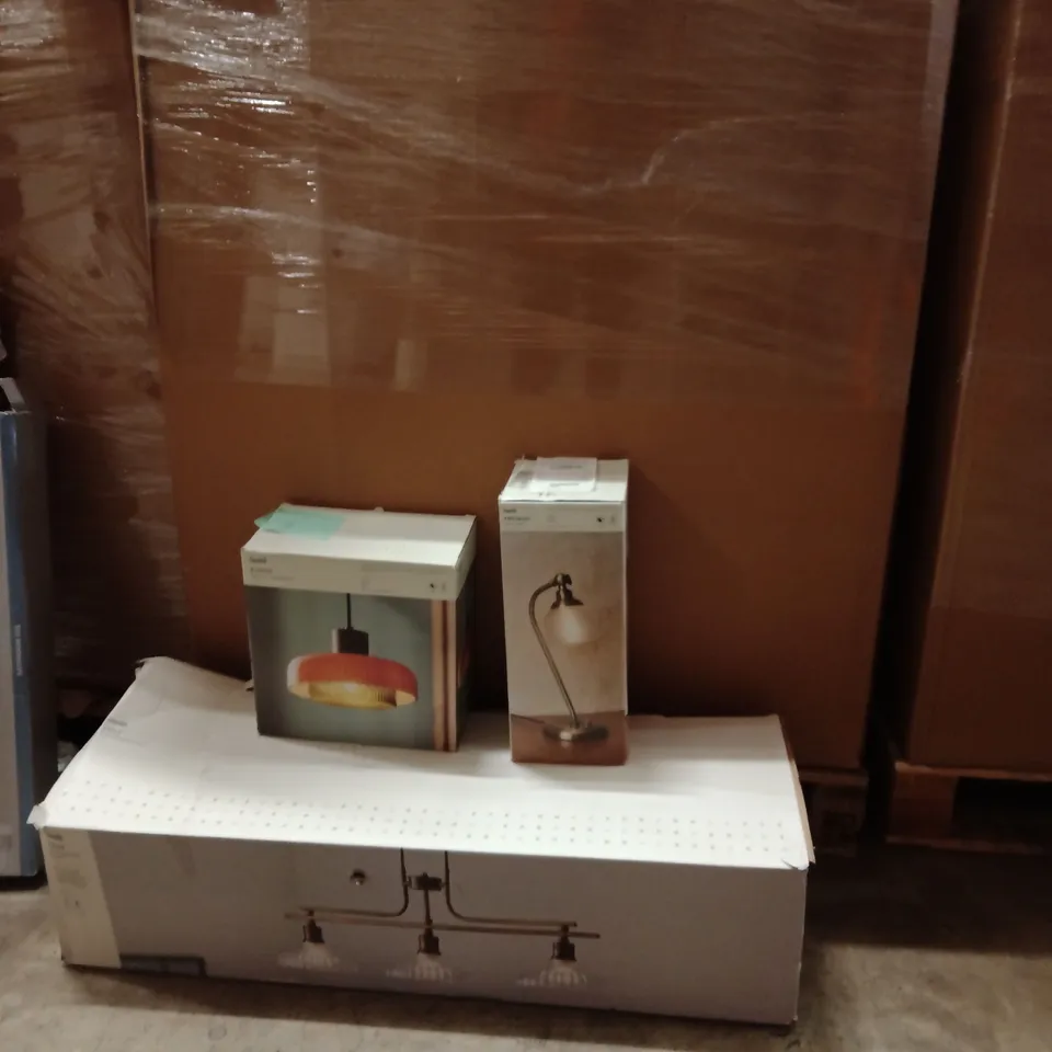 PALLET OF ASSORTED DESIGNER LIGHTING PRODUCTS TO INCLUDE;COLT BAR CEILING LIGHT,AMESBURY TABLE LAMP,FLOYD EASY FIT PENDANT