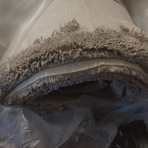 ROLL OF QUALITY FIRST IMPRESSIONS GRACEFUL CARPET - APPROXIMATELY 3.7 x 4m