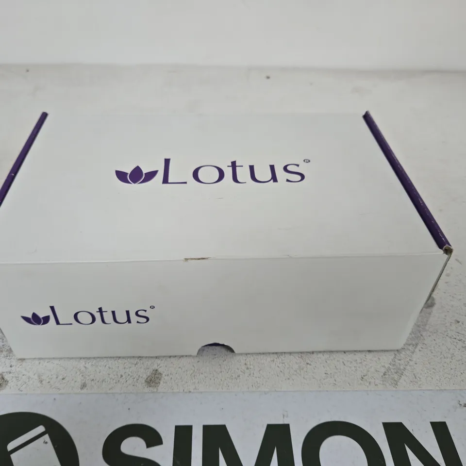 LOTUS RIMINI WHITE LEATHER SNEAKERS – UK 4.5 (EU 37)