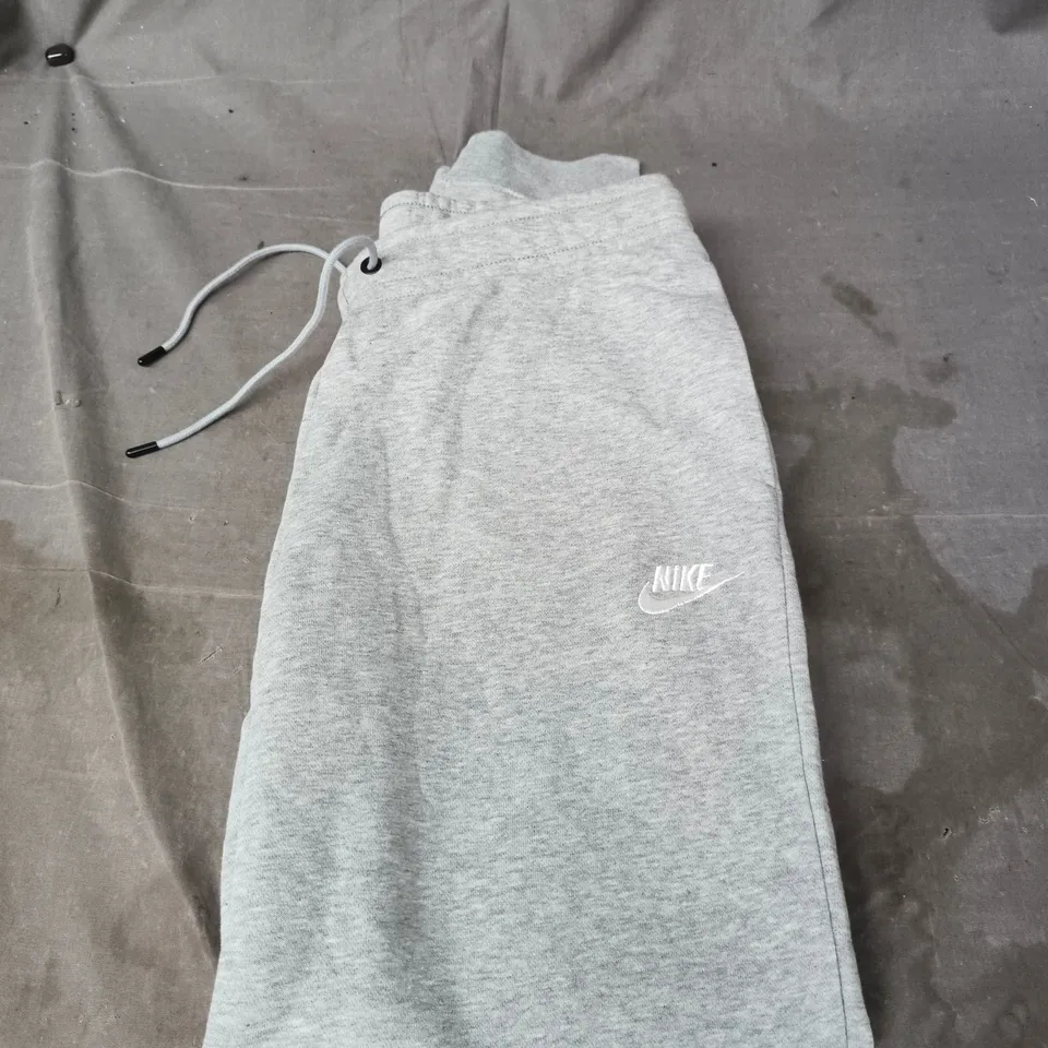 NIKE LOGO CASUAL FLEECED JOGGERS - SIZE M 