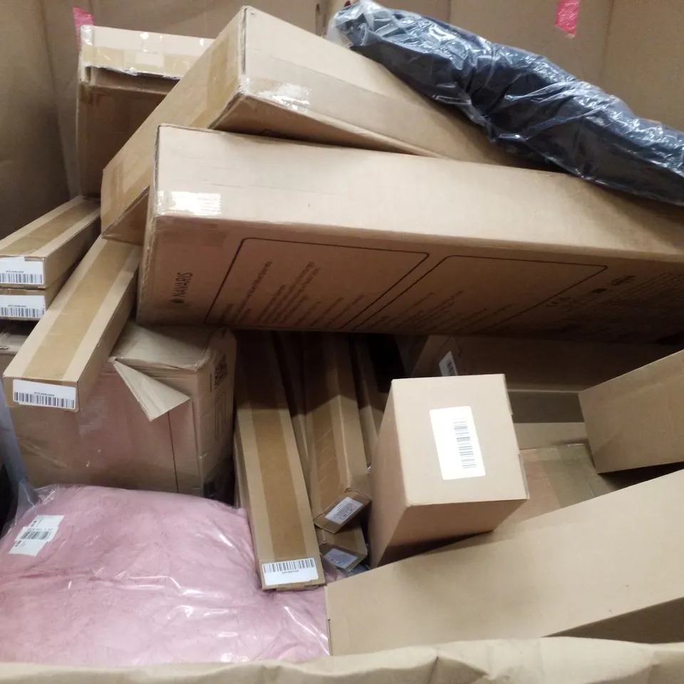 PALLET CONTAINING ASSORTED PRODUCTS INCLUDING CHILDENS TABLE, FOLDABLE PLAY MAT, FOLDING CAMPING TABLE & PET BED