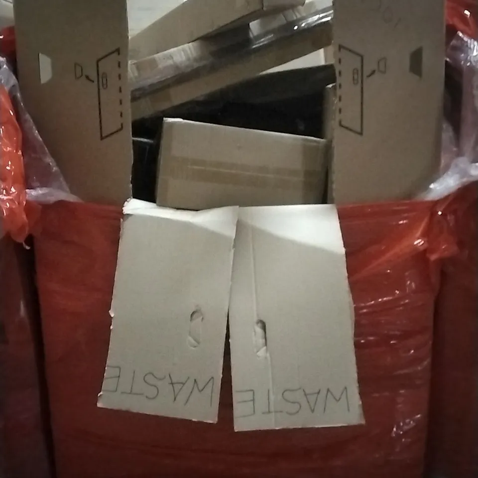 PALLET OF HOUSEHOLD ITEMS TO INCLUDE CAST IRON GRIDDLE, CHAIR MAT FOR CARPET, FOLDING PLAYMAT, RETRACTABLE BABY GATE AND OTHER ASSORTED ITEMS...