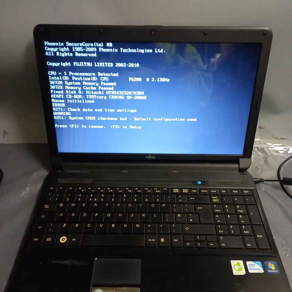 FUJITSU LIFEBOOK AH530 INTEL PENTIUM INSIDE WINDOWS 7
