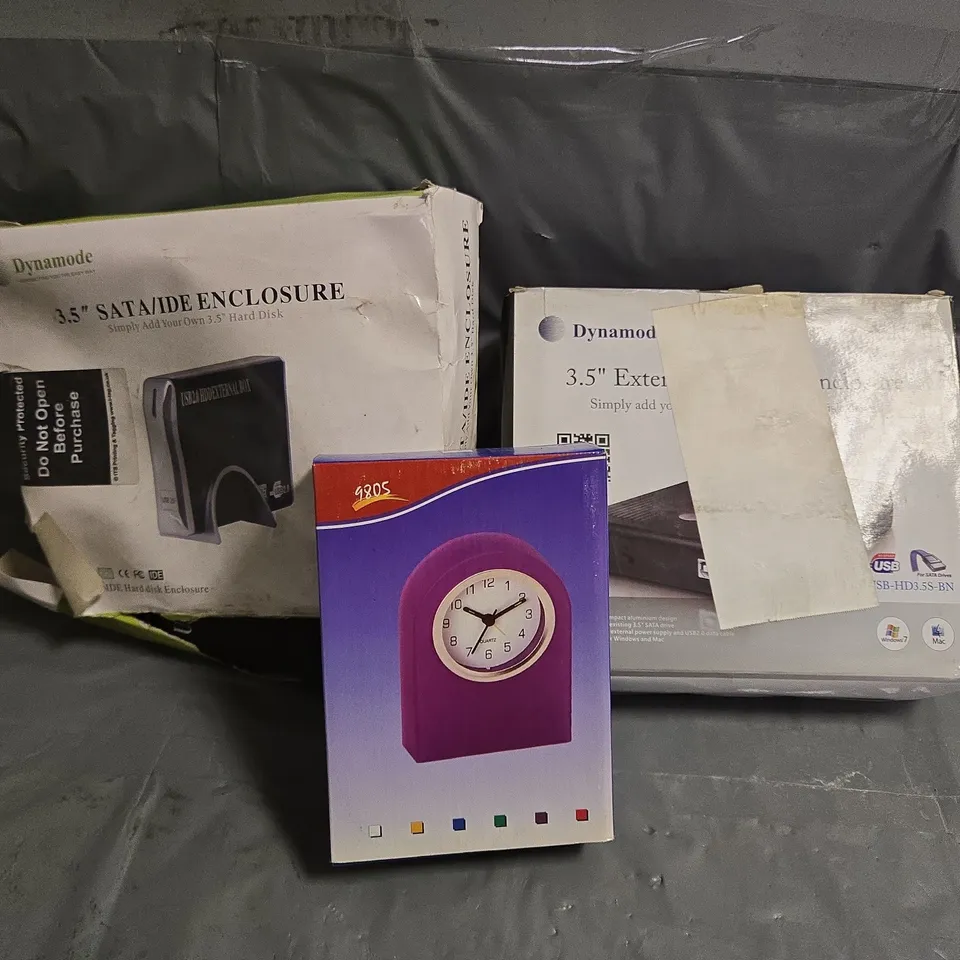 APPROXIMATELY 10 ASSORTED ITEMS TO INCLUDE FROSTES TRANSPARENT CLOCK, 3.5" SATA/IDE ENCLOSURE - COLLECTION  ONLY