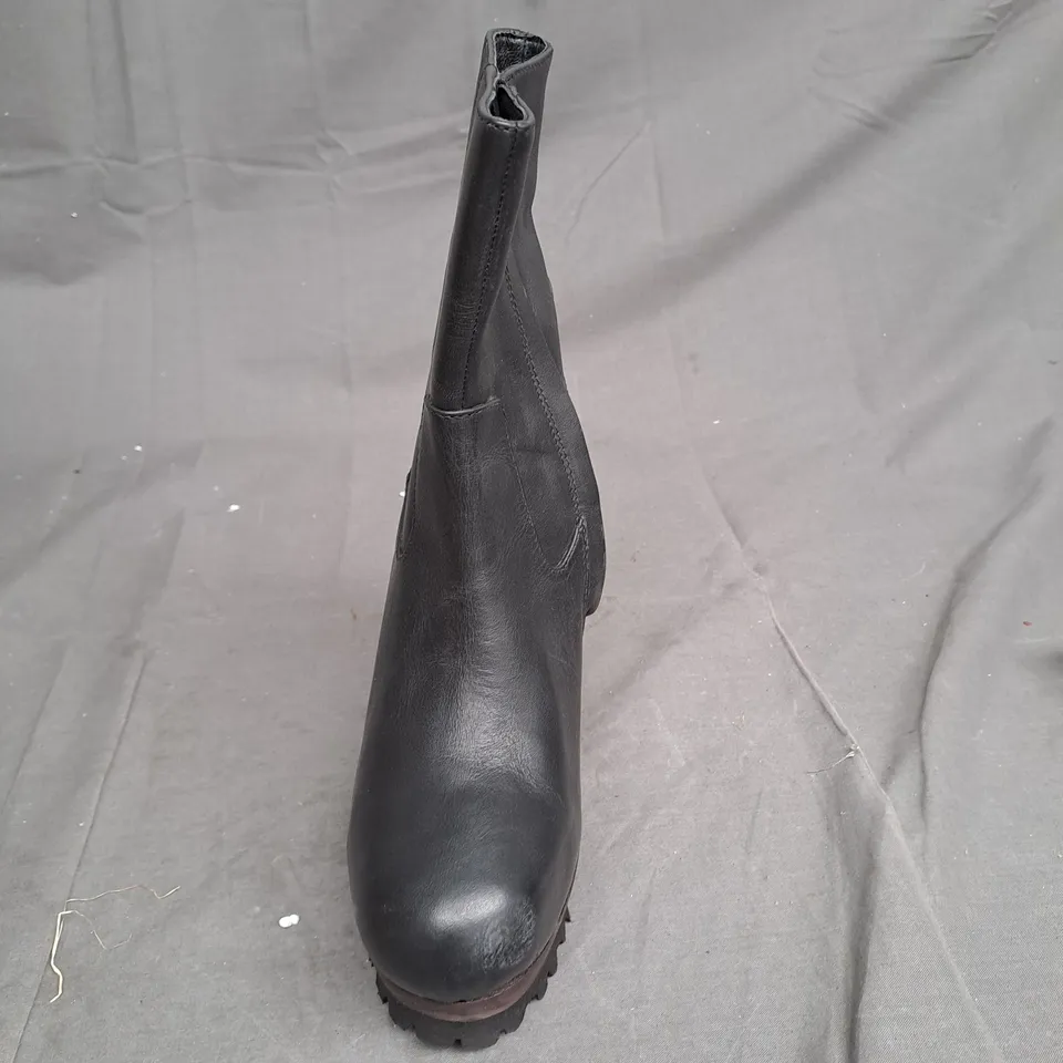 BOX OF APPROXIMATLY 6 WOODEN BOTTOM LEATHER BOOT VARIOUS SIZES 