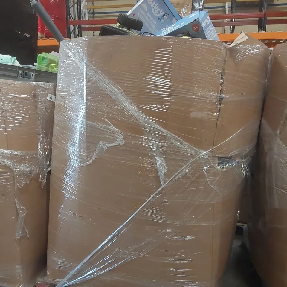 PALLET CONTAINING A VERY LARGE QUANTITY OF ASSORTED ITEMS INCLUDING: VARIOUS CHILDREN'S TOYS, TOY MONSTER TRUCK, UMBRELLA ECT