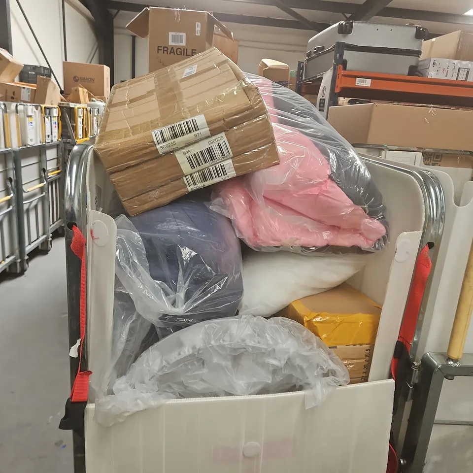 CAGE OF ASSORTED HOUSEHOLD ITEMS TO INCLUDE CUSHIONS, PILLOWS ETC...