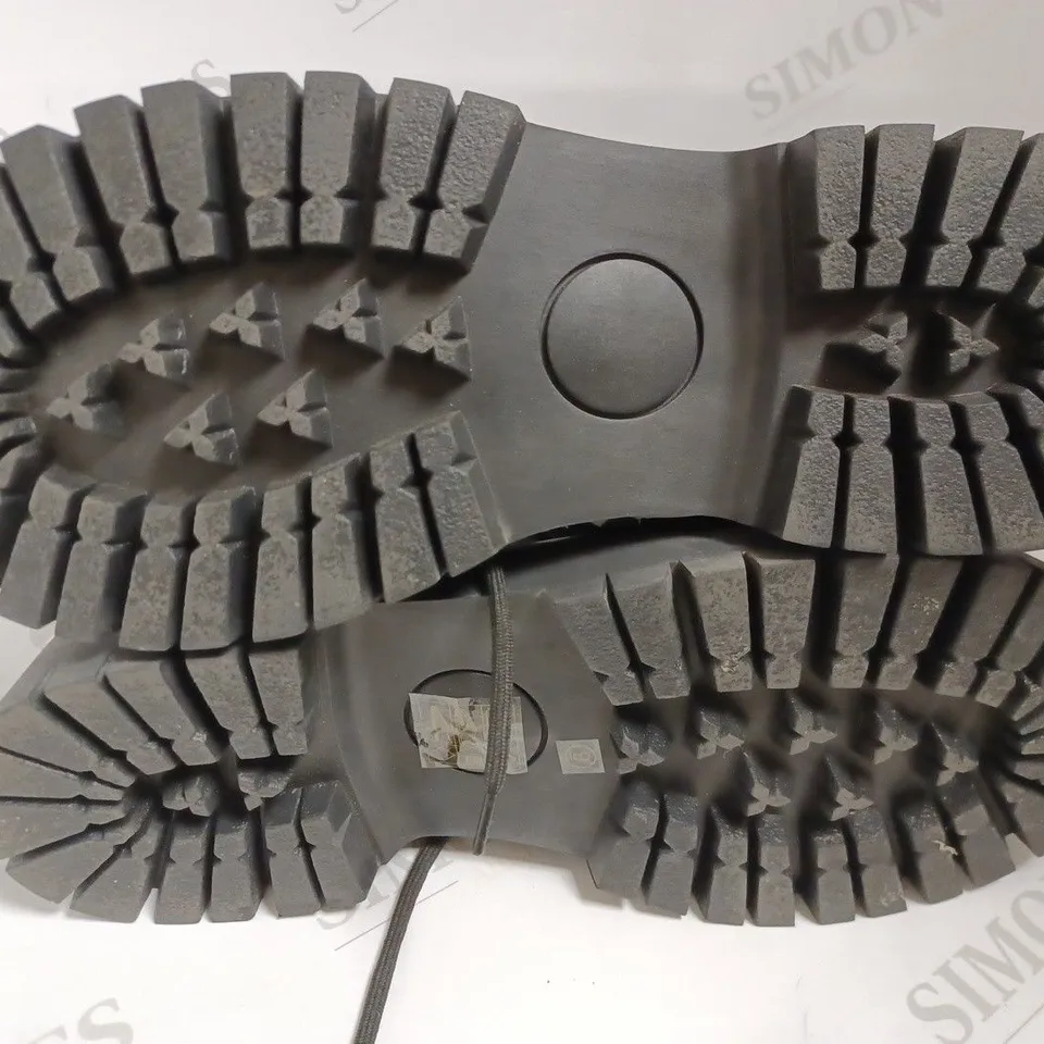 KOI VEGAN ELECTIC MEN'S MILITARY BOOTS - SIZE 9