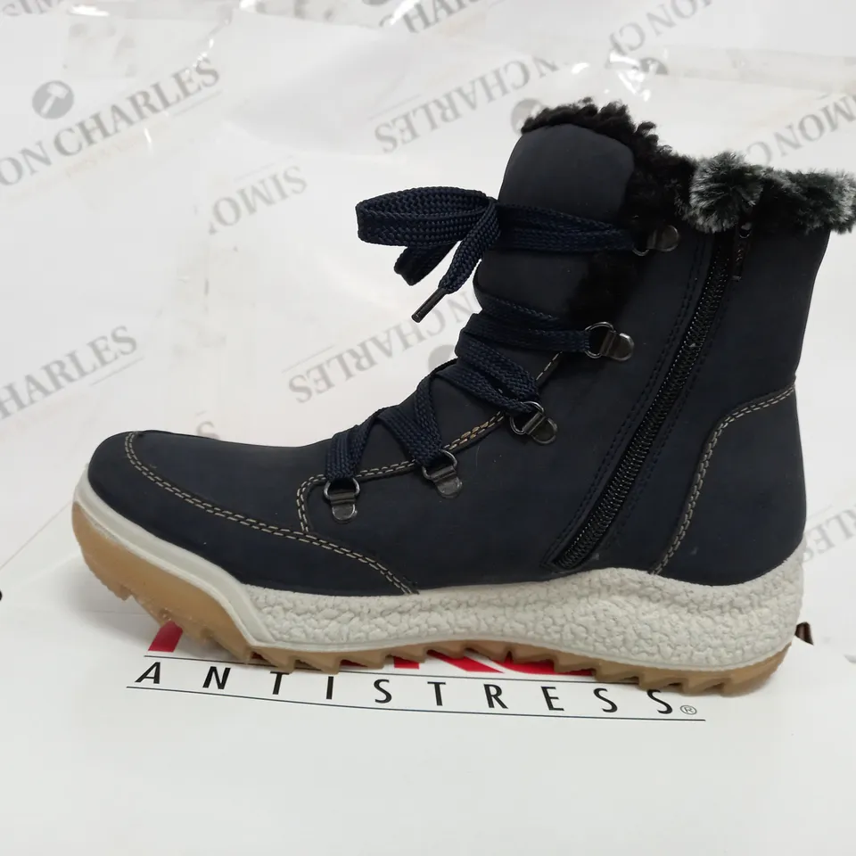 BOXED PAIR OF RIEKER WARM HIKING BOOTS IN NAVY UK SIZE 6.5