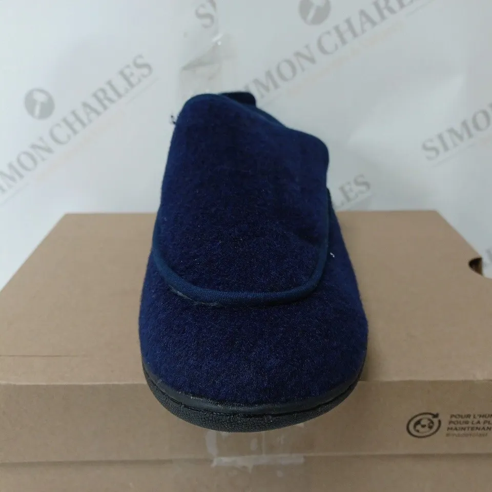 CLARKS MEN KING SLIPPER NAVY SIZE 8