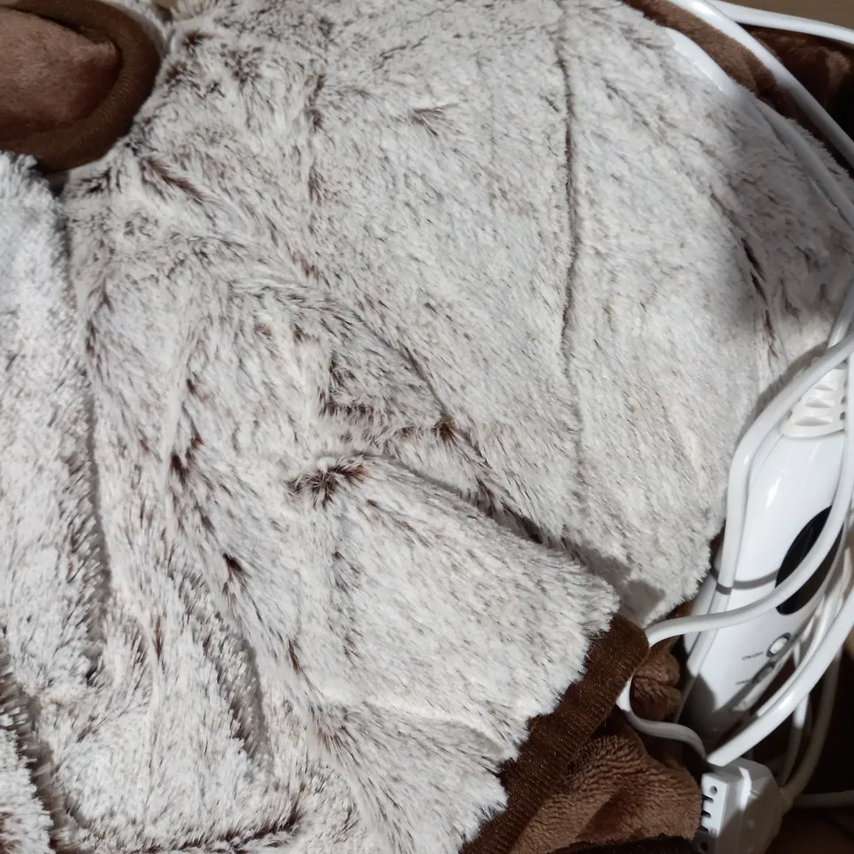 BOXED COZEE HOME LUXURY HEATED THROW - NEUTRAL/BROWN