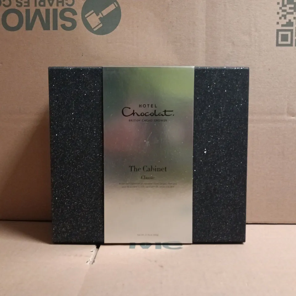 HOTEL CHOCOLAT THE CABINET CLASSIC SELECTION BOX