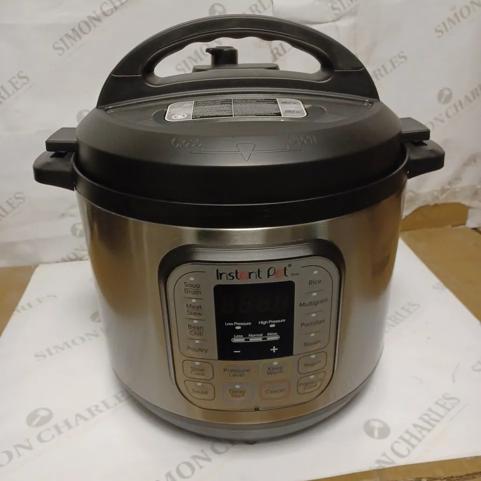 INSTANT POT DUO PRESSURE COOKER