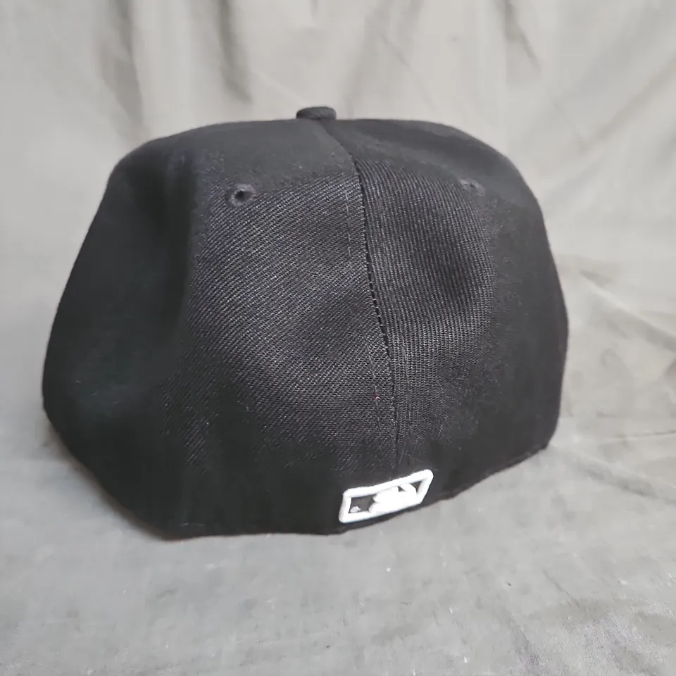 NEW ERA 59FIFTY BLACK MLB CAP – NEW YORK METS SIZE 8 