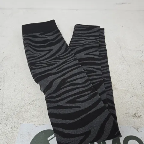 QED LONDON ZEBRA PRINT LEGGINGS – BLACK/GREY, SIZE M