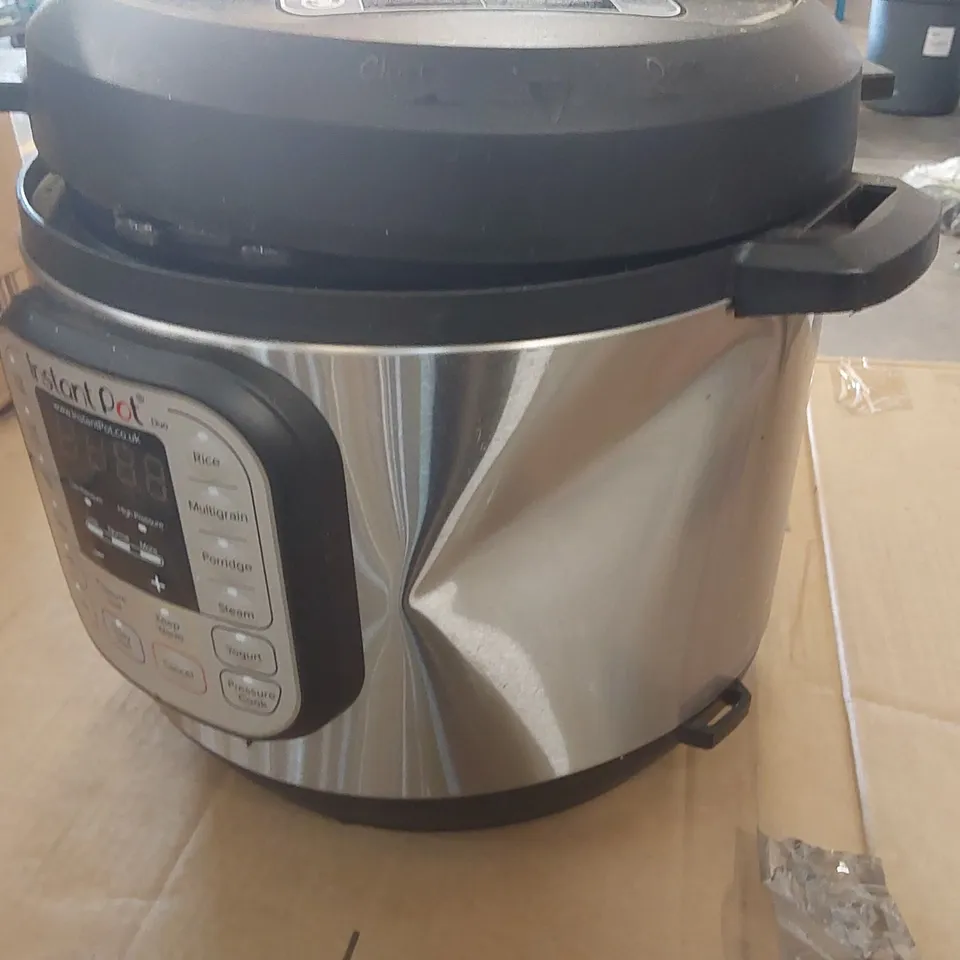 BOXED INSTA POT ELECTRIC PRESSURE COOKER - DUO 60