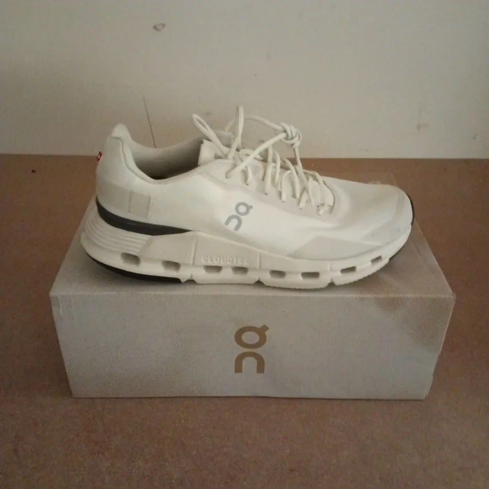 BOXED PAIR OF ON CLOUDNOVA FORM IN WHITE - UK 5