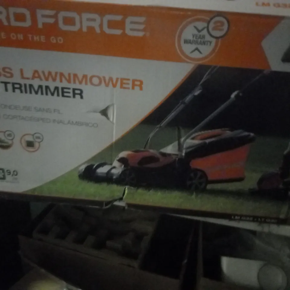 YARD FORCE 32CM LAWNMOWER AND TRIMMER RRP £199