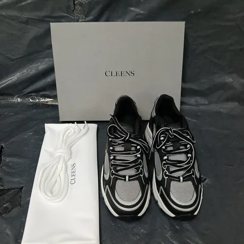 BOXED PAIR OF CLEENS PULSE RUNNER GRAPHITE UK 9
