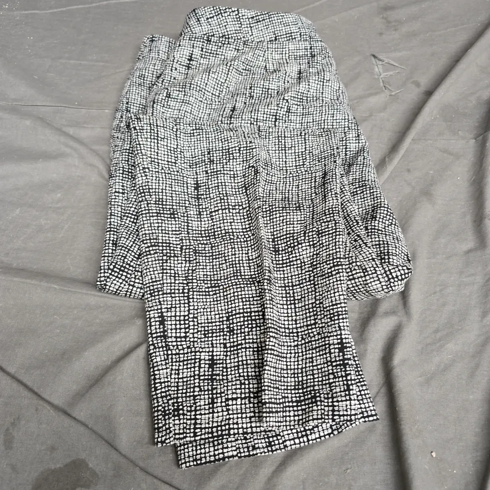 HOBBS LONDON WOMEN'S BLACK & WHITE GRID PRINT TOP