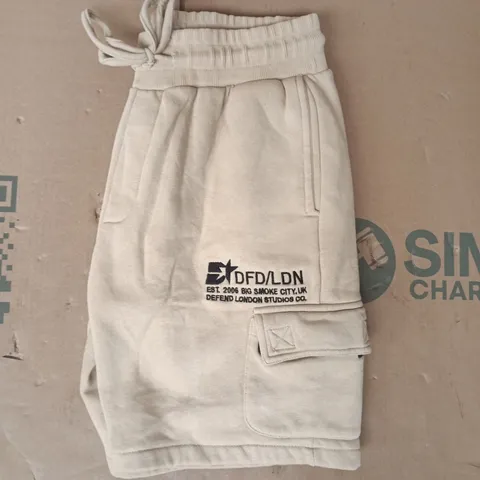 DFND SHORTS IN SAND SIZE MEDIUM