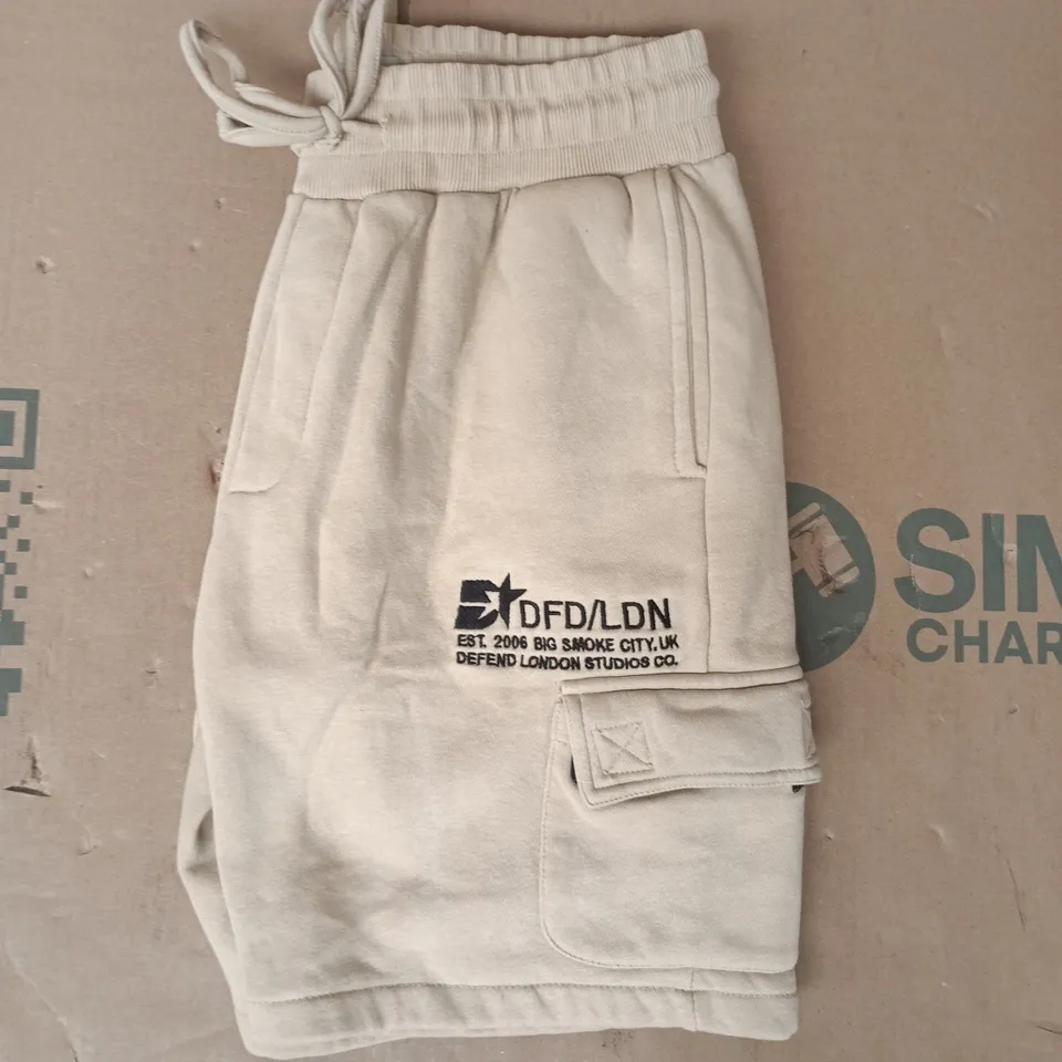 DFND SHORTS IN SAND SIZE MEDIUM