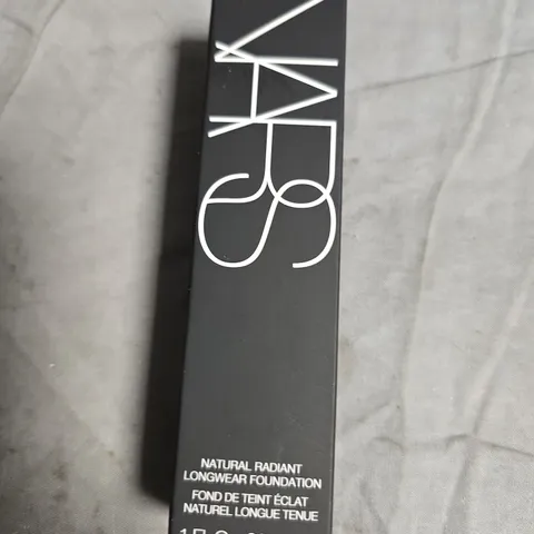 NARS NATURAL RADIANT LONGWEAR FOUNDATION - 30 ML (BOXED)