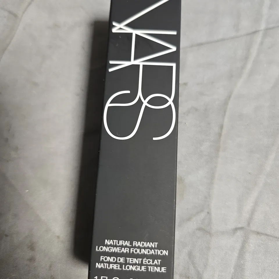 NARS NATURAL RADIANT LONGWEAR FOUNDATION - 30 ML (BOXED)