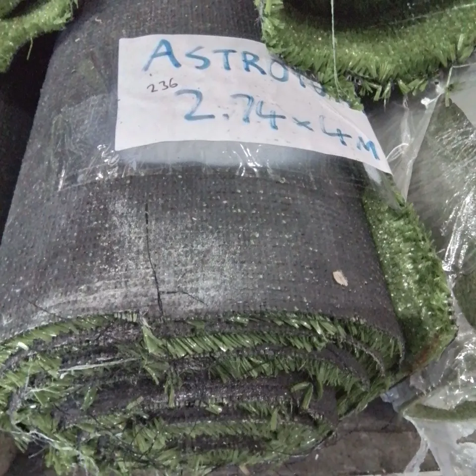 ROLL OF ASTROTURF - 2.74 X 4M