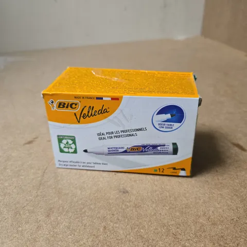 BOX OF APPROXIMATELY 20 ASSORTED ITEMS INCLUDING BIC DRY WIPE MARKERS FOR WHITEBOARD , LOCTITE LIQUID AND COLOUR FIBRE PENS