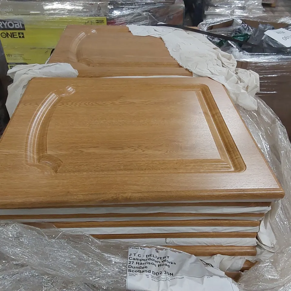 PALLET OF LARGE QUANTITY OF KITCHENS/BEDROOM REPLACEMENT CABINET DOOR/DRAWER/END PANELS IN ASSORTED SIZES