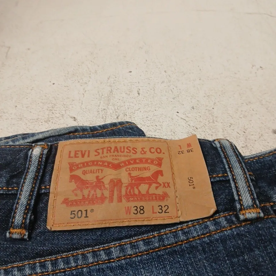 LEVI'S 501 JEANS, MEN'S, UK 38 (W38/L32) – DARK DENIM