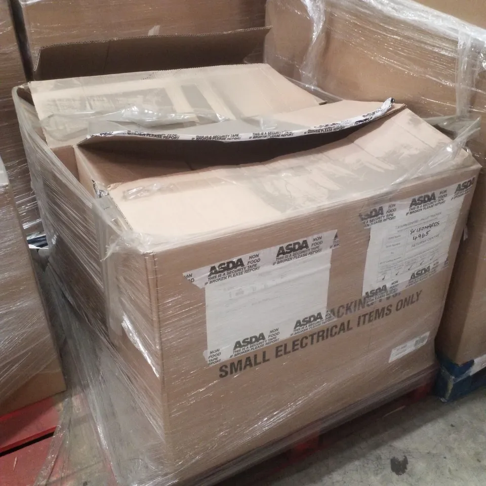 PALLET CONTAINING LARGE QUANTITY OF BOOKS INCLUDING DEATH AT THE DRESS REHEARSAL BY STUART DOUGLAS & THE HOUSE THAT HORROR BUILT BY CHRISTINA HENRY