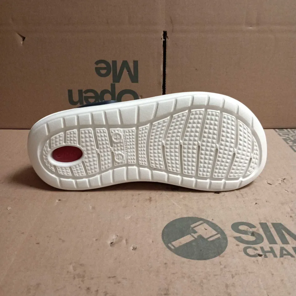 LITERIDE BY CROCS CLOGS BLUE AND RED SIZE M6/W7