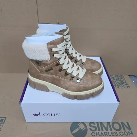 BOXED PAIR OF LOTUS CONNISTON BOOTS IN TAN - EU 37