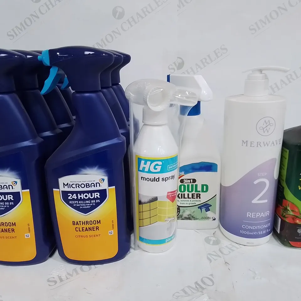 LOT OF 11 ASSORTED HOME LIQUID ITEMS TO INCLUDE TOMATO FEED, MOULD SPRAY AND BATHROOM CLEANER - COLLECTION ONLY