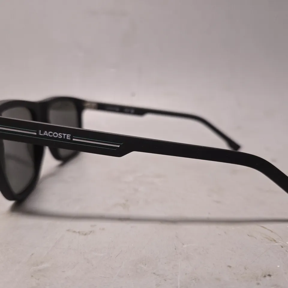 LACOSTE BLACK CLASSIC SUNGLASSES 