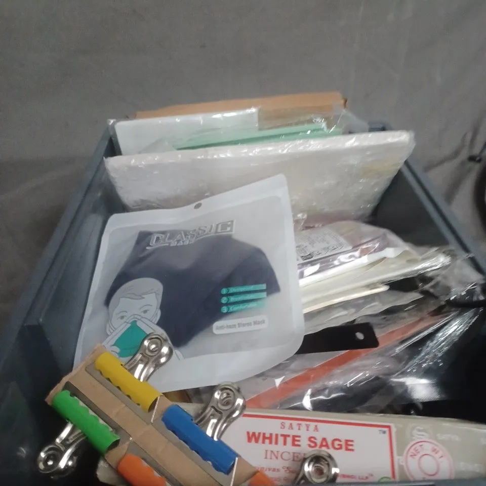 APPROXIMATELY 20 HOUSEHOLD ITEMS INCLUDING WHITE SAGE INCENSE , MULTI COLOURED BULL DOG CLIPS AND CLASSIC FACE MASK