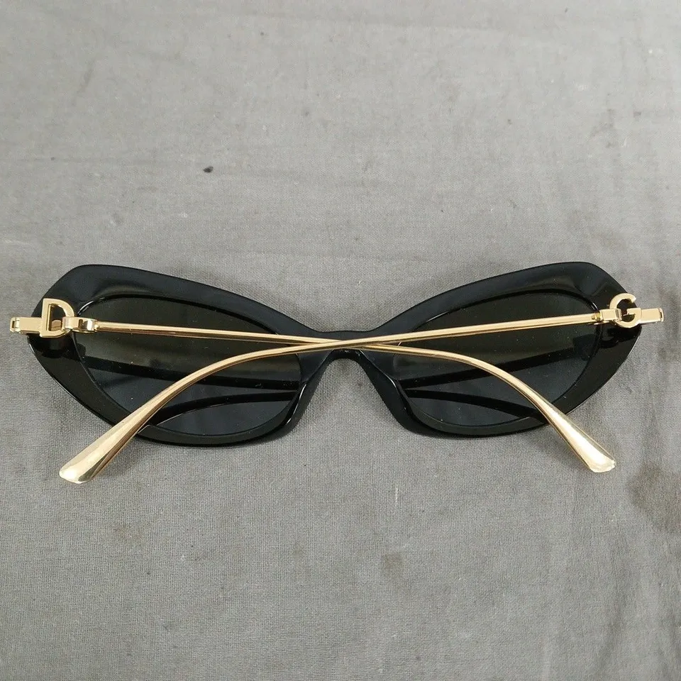 BOXED DOLCE & GABBANA SUNGLASSES 