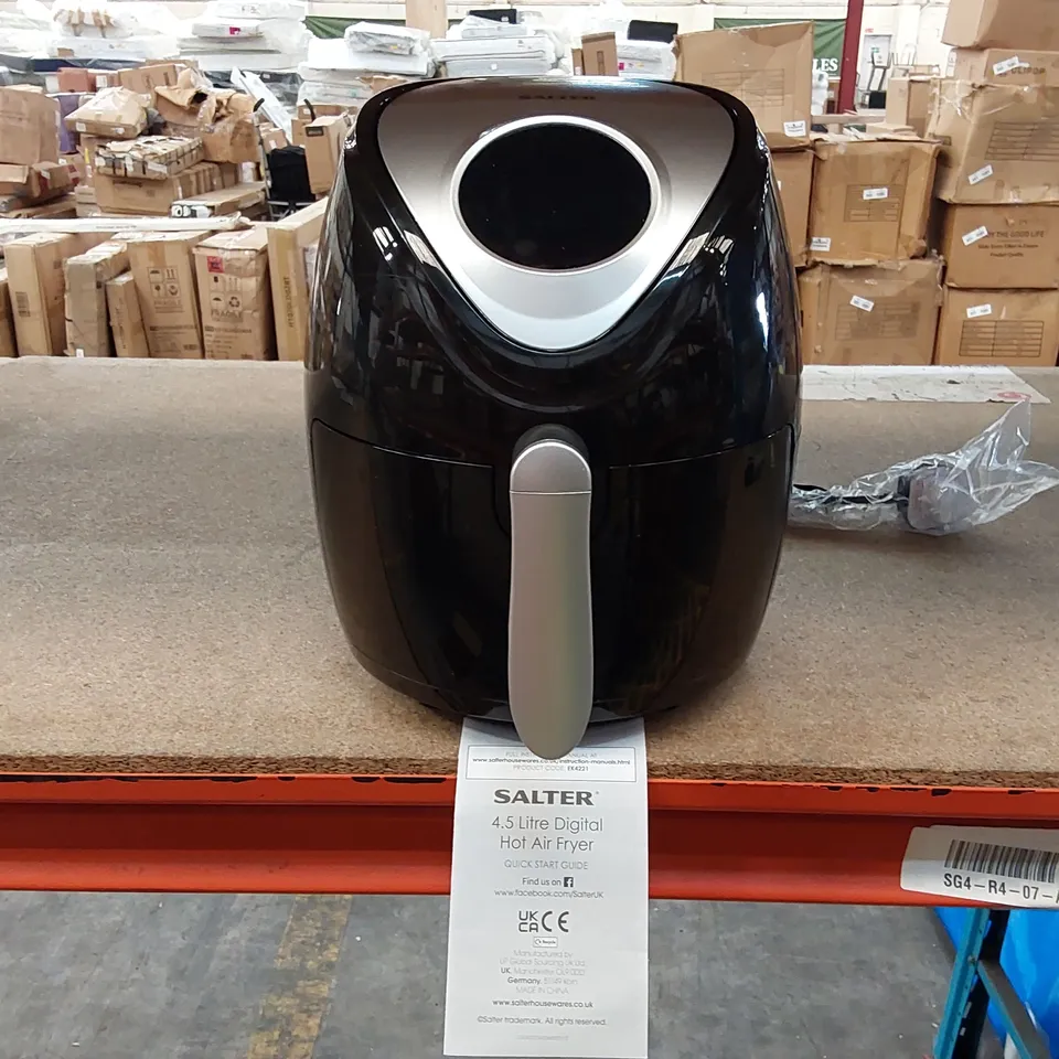 BRAND NEW BOXED SALTER 4.5L DIGITAL HOT AIR FRYER (1 BOX)