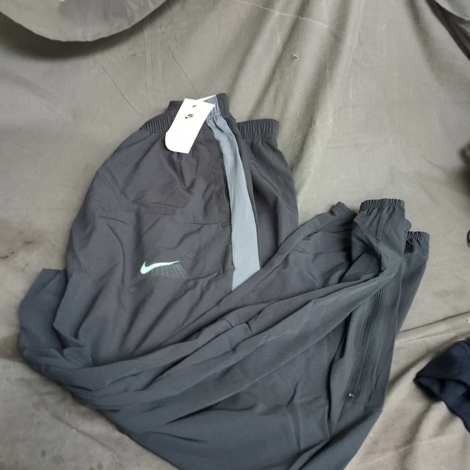 NIKE GRID PANTS – MEN'S ANTH/MINT 