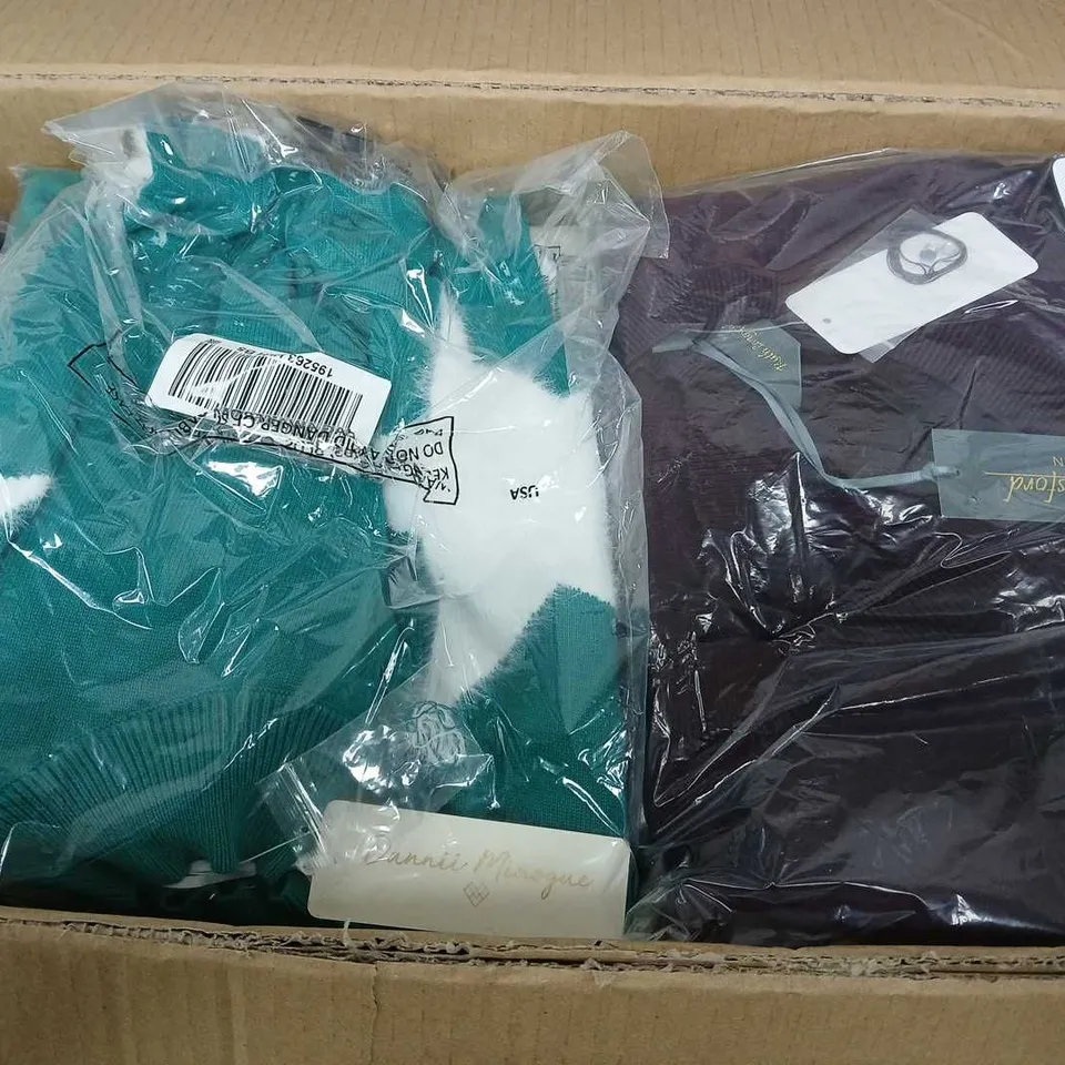 BOX OF APPROXIMATELY 12 ASSORTED CLOTHING ITEMS IN VARIOUS COLOURS & SIZES 