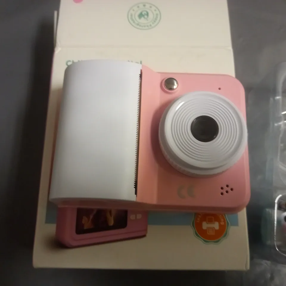 BOXED CHILDRENS DIGITAL PRINT CAMERA