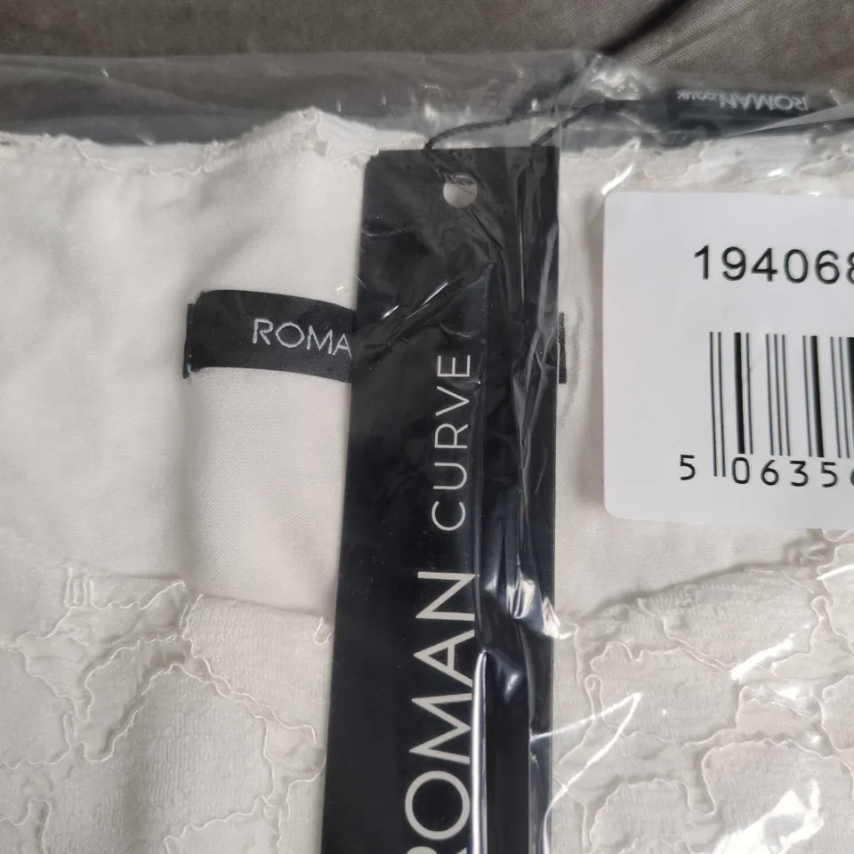 ROMAN CURVE C-LACE FRONT TOP – IVORY, UK SIZE 16
