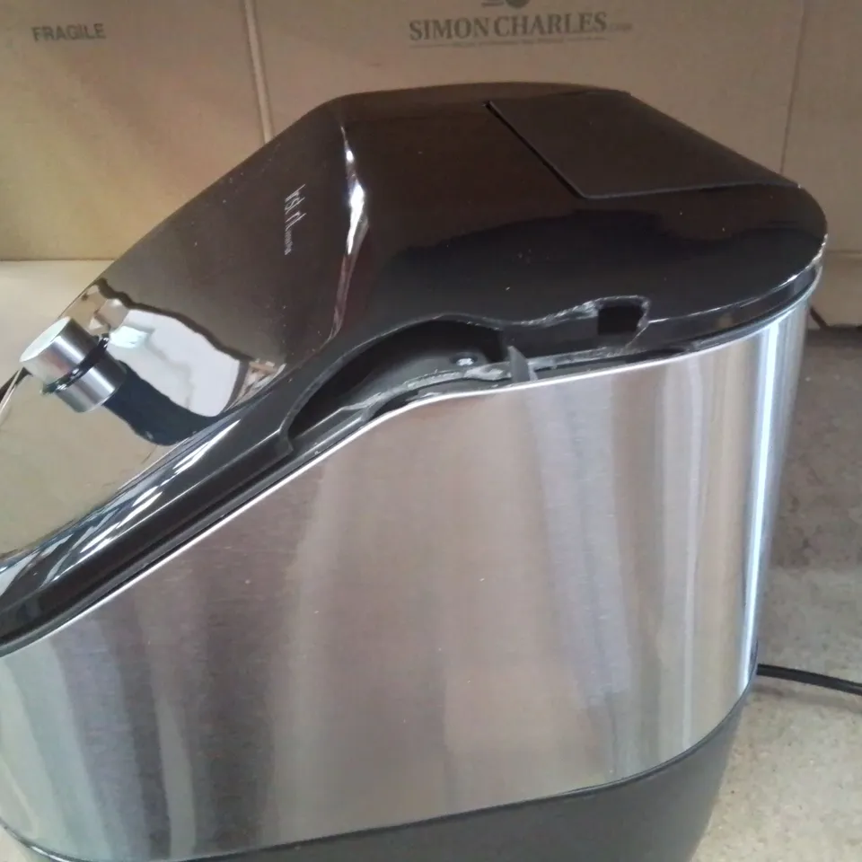 BOXED INSTANT VORTEX + 8 IN 1 AIR FRYER 