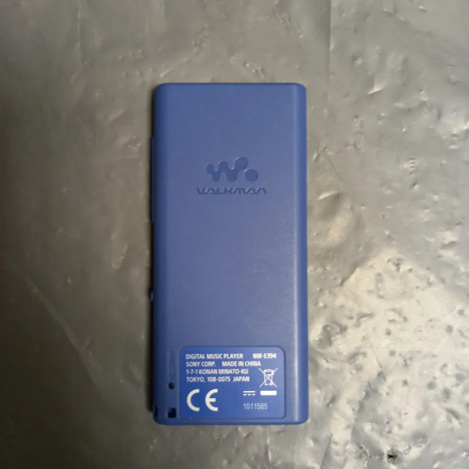 SONY WALKMAN NW-E394 DIGITAL MUSIC PLAYER 
